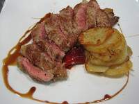   SOLOMILLO de CERDO con SALSA de VINO DULCE