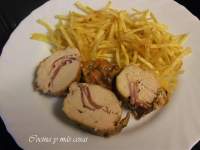   PECHUGA DE POLLO RELLENA ACOMPAÑADA DE CINTAS DE PATATAS FRITAS
