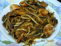   ANGULAS DE TRIGO CON MORCILLA, CALAMARES, GAMBAS Y SHIITAKE  