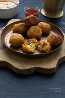 
Falafel de calabaza con salsa de crème fraîche y salsa agridulce
         