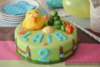   Tarta de fondant del pollo Pepe y la pequeña oruga glotona