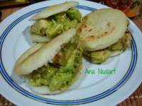   AREPAS VENEZOLANAS CON RELLENO LA REINA PEPIADA   