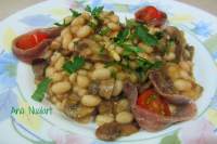   FESOLETS (ALUBIAS) CON CHAMPIÑONES Y ANCHOAS 