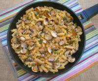   Fusilli con Berberechos en Salsa marinera