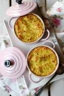 Pie de lenteja beluga con costra de patata gratinada / Chez Silvia