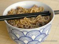   Noodles salteados con carne de cerdo y col china