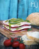 
LASAÑA FRÌA CAPRESE CON JAMÒN COCIDO  