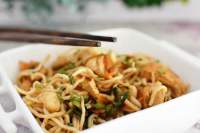   Mie goreng de pollo / Fideos fritos indonesios