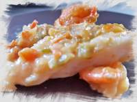 Pescadilla al horno con salsa de verdura y  gambas   