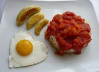   ARROZ A LA CUBANA CON HUEVO Y PLATANO