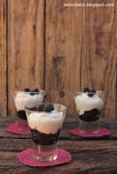   COPA DE YOGUR GRIEGO, MASCARPONE Y MORAS SILVESTRES