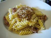   Fusilli con pangrattato y puerros cocinados a fuego lento