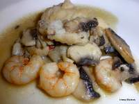   RAPE CON CHAMPIÑONES Y GAMBAS