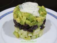   TARTAR VERDE EN SALSA RAITA  