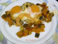   HUEVOS FRITOS EN AGUA CON PISTO 