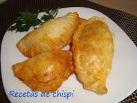   EMPANADILLAS DE CEBOLLA Y CHORIZO
